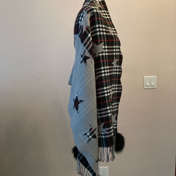 MITCHIE Scarf with Fox Fur Pom 🔥🔥 - Picture 4 of 7